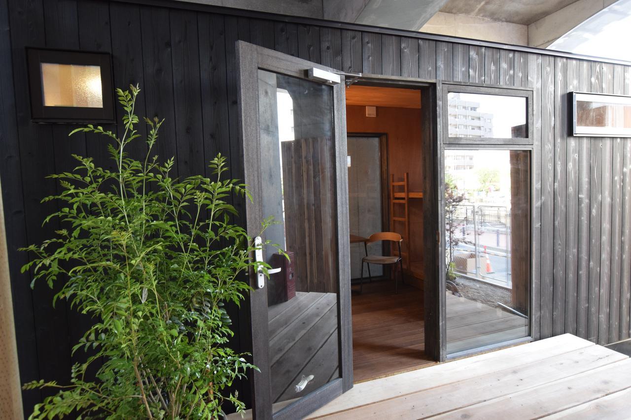 Хостел Tinys Yokohama Hinodecho Экстерьер фото